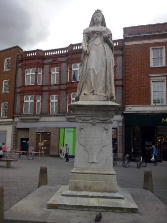 Statue of Queen Victoria