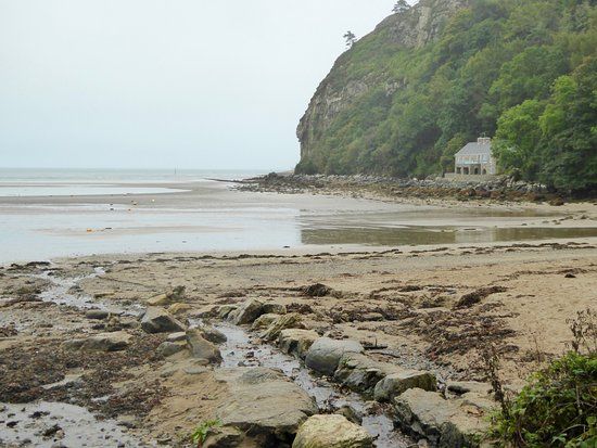 Llanbedrog Beach